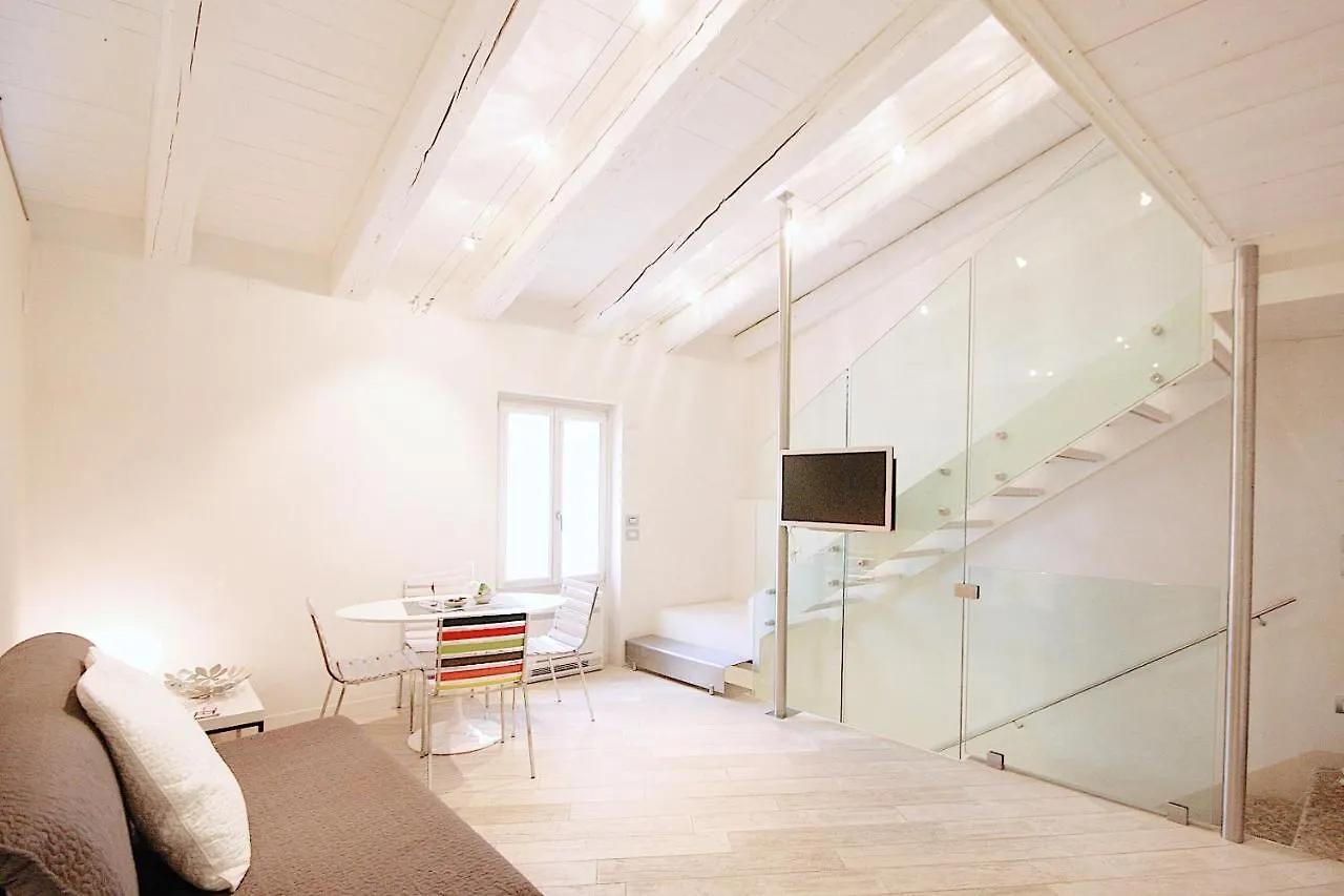 Le Nuove Cadreghe Apartments Verona